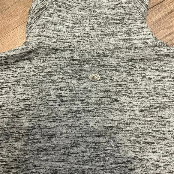Athleta Batwing & Robin Gray Cowl Neck Sweater Sweatshirt Pullover Kangaroo XS - Picture 7 of 10